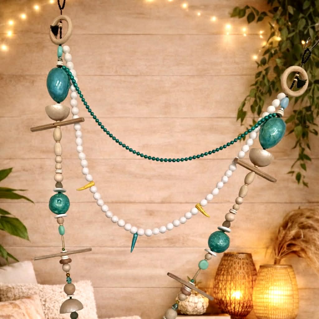 GAÏA – Décoration murale bohème fait main, bijou mural artisanal, crâne décoratif, perles turquoise, déco murale ethnique pièce unique