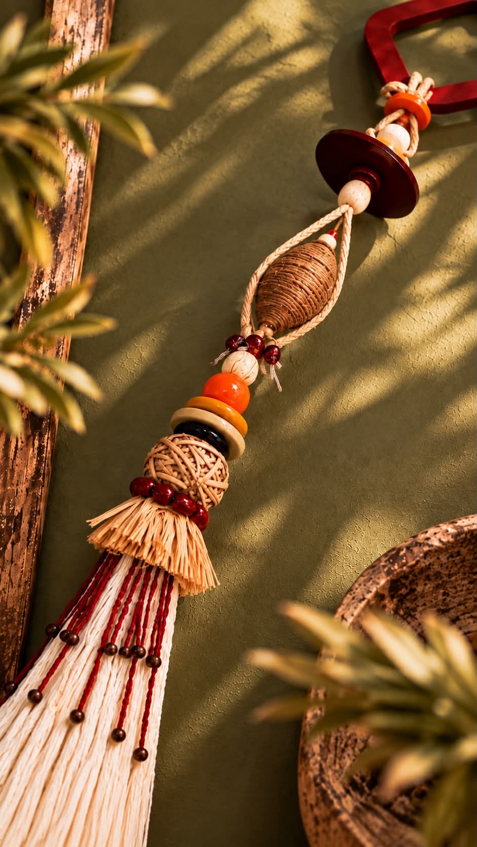 Décoration murale artisanale en matières naturelles-pièce unique
