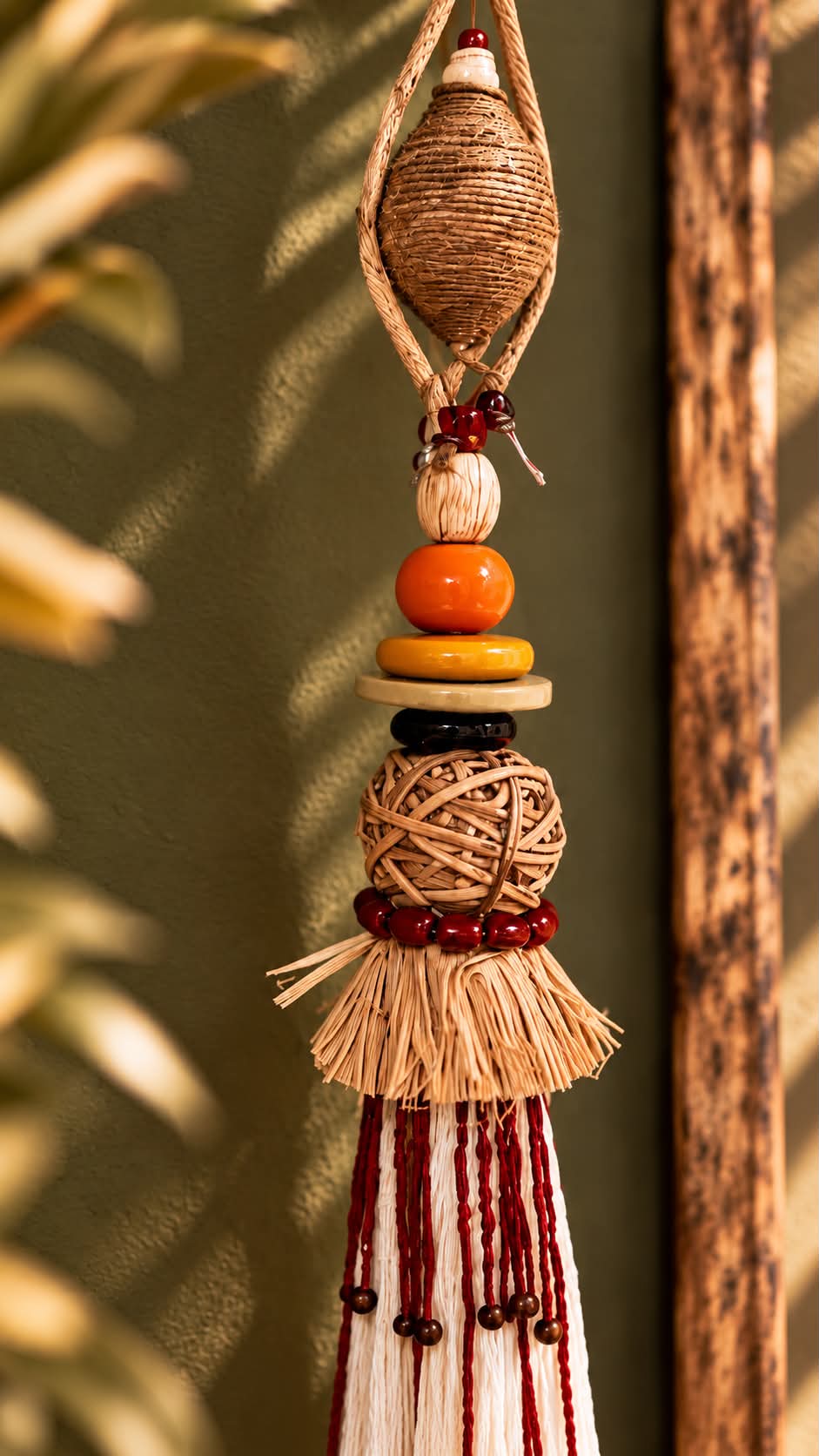 Décoration murale artisanale en matières naturelles-pièce unique